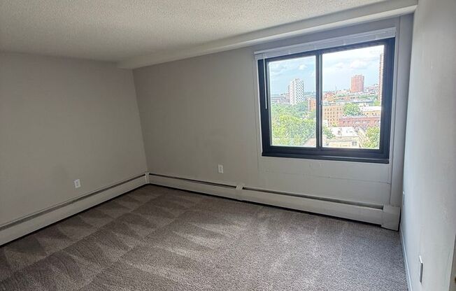 2 beds, 1 bath, 710 sqft, $1,450, Unit # 910