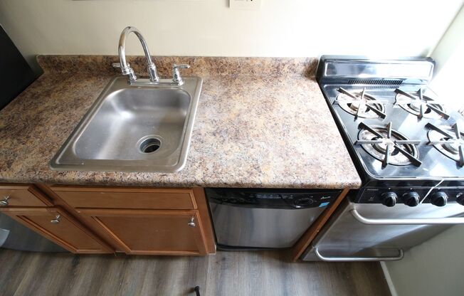 1 bed, 1 bath, $1,495, Unit #E208