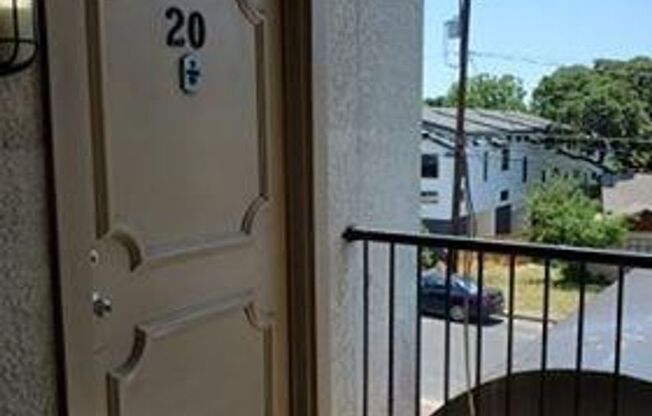 $500 OFF FIRST MONTHS RENT! Spacious 2-bedroom, 2-bath condo!