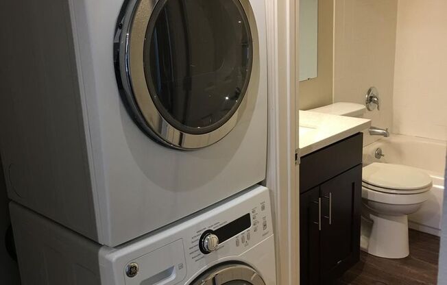 1 bed, 1 bath, 875 sqft, $1,695, Unit 3430-303