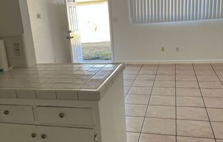 Spacious 2 bed 1 bath located in the heart of Modesto