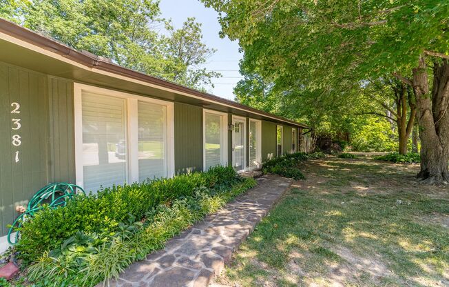 Walk to Gulley Park from this Stunning 3-bedroom 2 bath Home in Fayetteville!!!