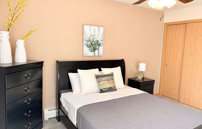 2 beds, 1 bath, 895 sqft, $1,070, Unit ME 2301-67