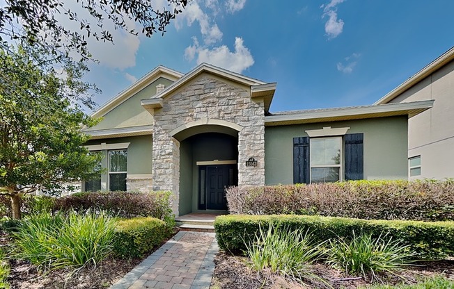 15543 WATERLEIGH CV DR