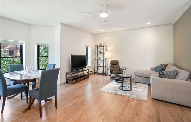 231 W NEWTON