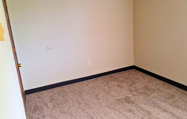 2 beds, 1.5 baths, 760 sqft, $950, Unit PU400X-016