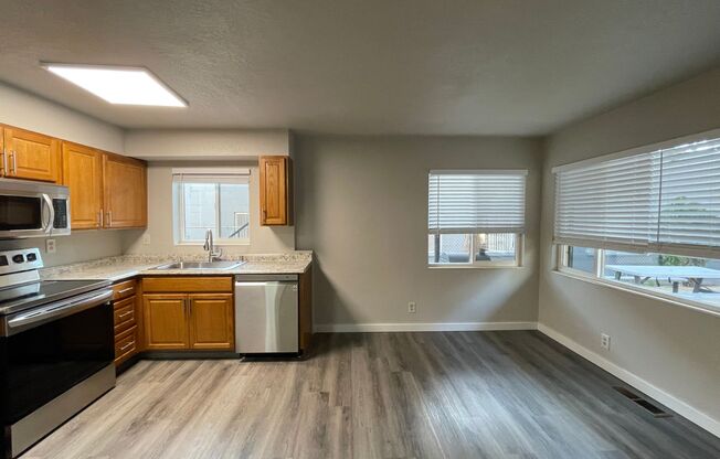 Remodeled 2 bed 1 bath close to Mid Town