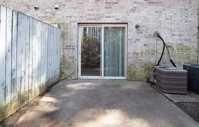 1 bed, 1 bath, 760 sqft, $1,100