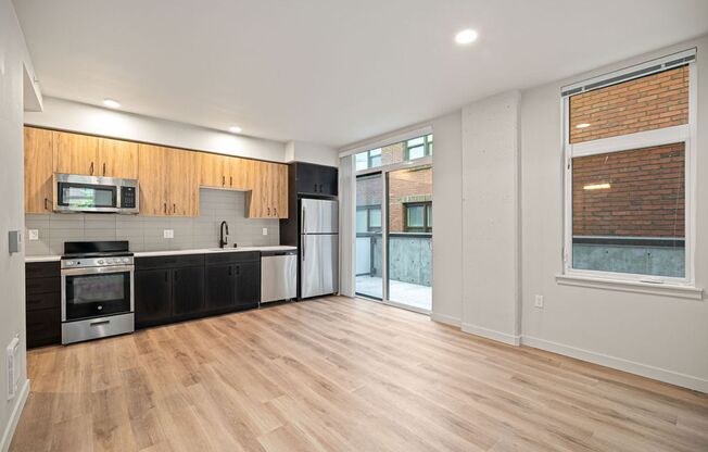 2 beds, 1 bath, 660 sqft, $2,200, Unit 208