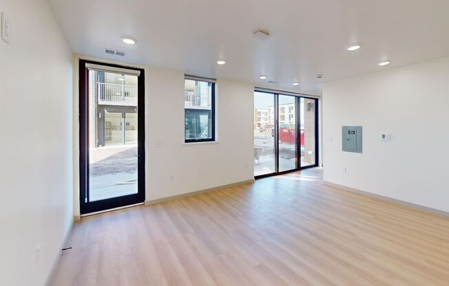 Studio, 1 bath, 535 sqft, $1,240, Unit 6410-105