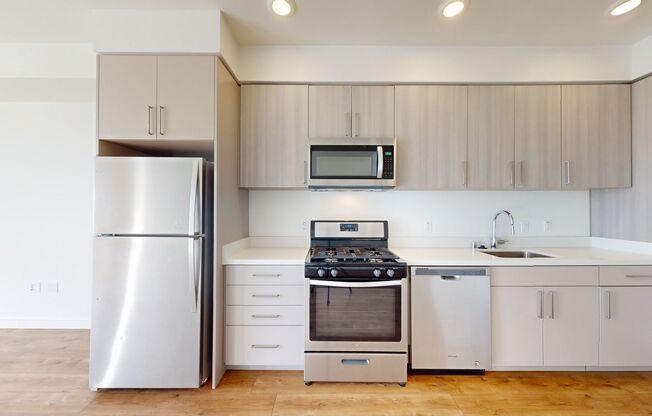 Studio, 1 bath, 473 sqft, $1,895, Unit 421