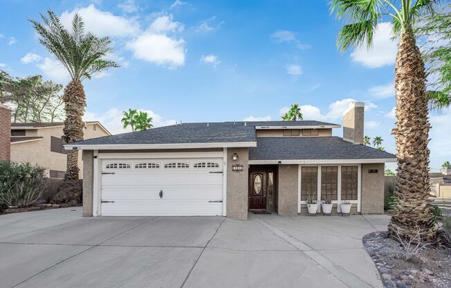 Beautiful 4 bed/ 3 bath POOL Home For Rent