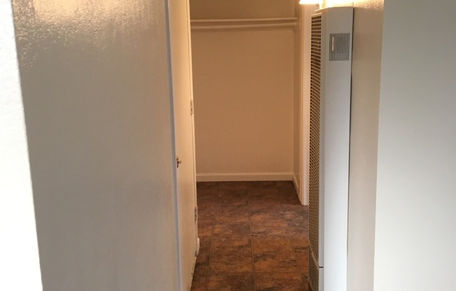 1 bed, 1 bath, 517 sqft, $775, Unit 160 Linden Street Unit 2