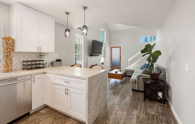 Fully furnished- North Mission 2 bed 2.5 baths - 6 houses from the beach.