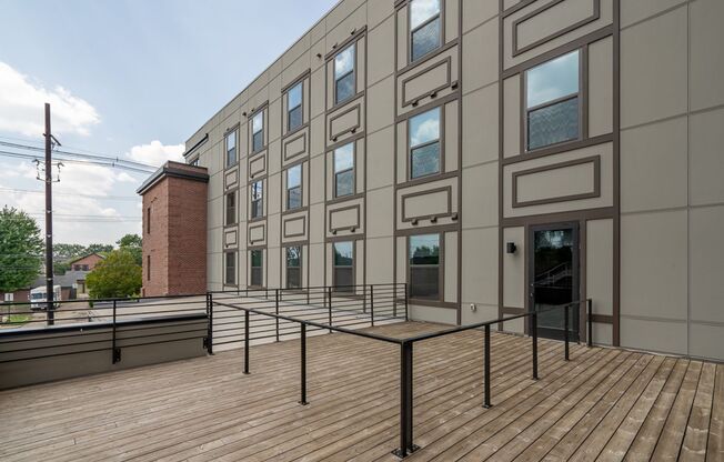 2 beds, 2 baths, 785 sqft, $2,425, Unit 1050 N 4th St. Apt. 216