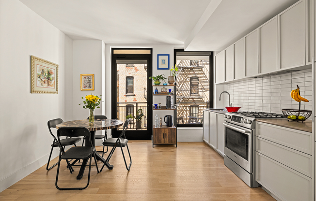 1 bed, 1 bath, 676 sqft, $3,900, Unit 6R