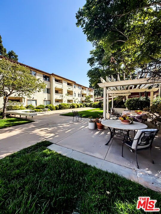 501 PALISADES DR