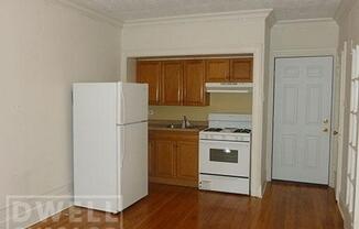 2737 N Spaulding Ave