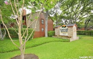 Country Hollow Condominiums