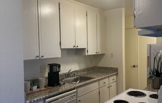 1 bed, 1 bath, 625 sqft, $1,950, Unit 111