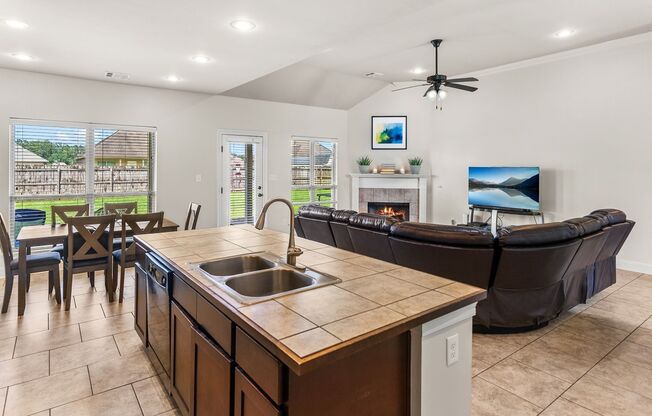 Charming 3BR/2BA Home in the Heart of Prairieville!