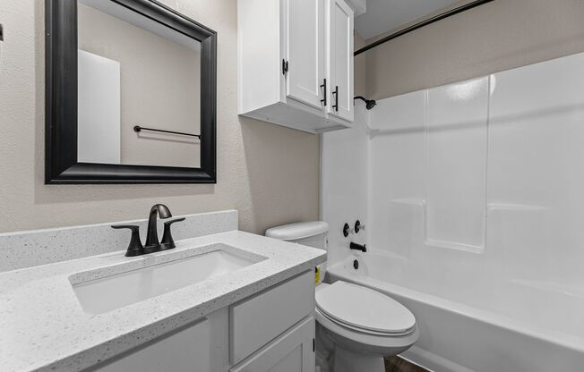 2 beds, 1 bath, $1,375, Unit 115
