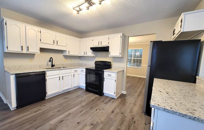 Large 2 Story Near The Airport and I-485