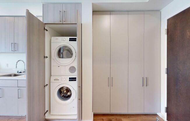 Studio, 1 bath, 473 sqft, $1,895, Unit 421