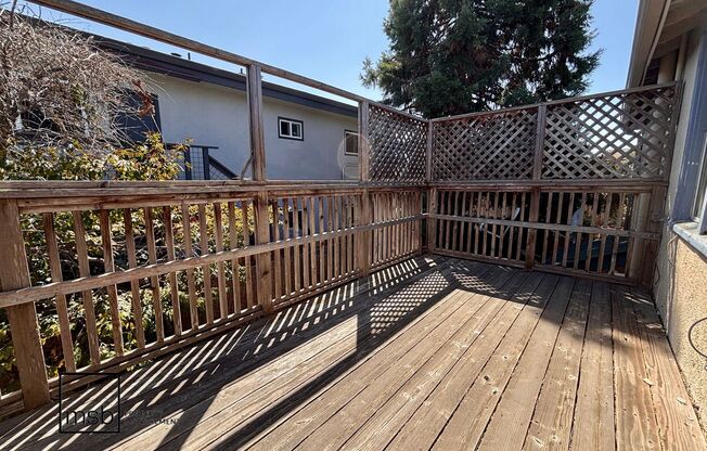 1083-1085 67th St, Oakland, CA 94608