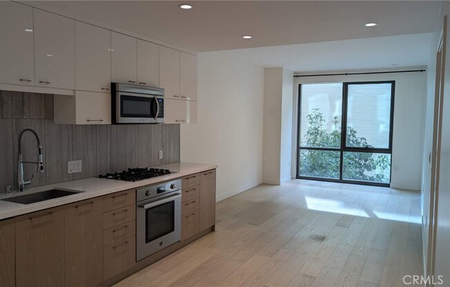 1 bed, 1 bath, 941 sqft, $3,000, Unit 922