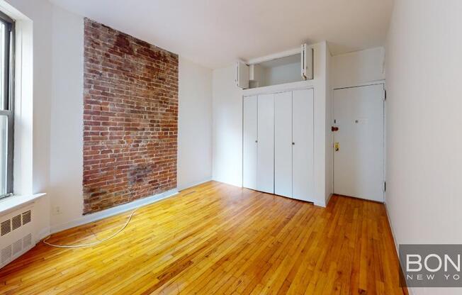 1 bed, 1 bath, $2,975, Unit 5D