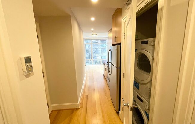 1 bed, 1 bath, $2,650, Unit 817