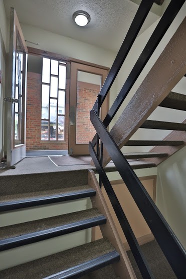 2 beds, 1.5 baths, 920 sqft, $950, Unit 1420 West Glen Avenue Apt 113