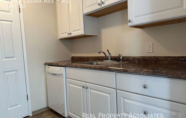 2 beds, 1 bath, 1,100 sqft, $1,795