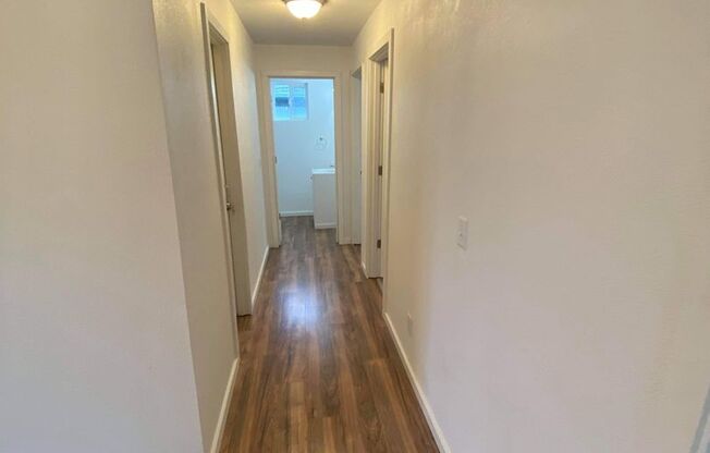 3 beds, 1 bath, 1,080 sqft, $1,850, Unit 1362-4