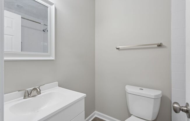 3 beds, 2 baths, 1,300 sqft, $1,900, Unit 121