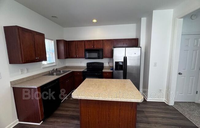 2212 PERSIMMON RDG DR