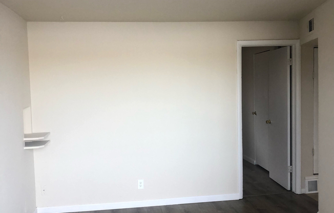 2366 EMPORIA ST