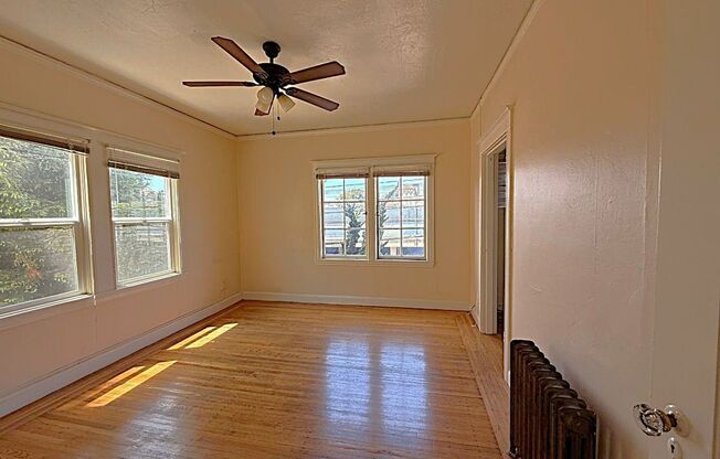 2br - 650ft2 - Sunny Apartment, Close to everywhere! Near by BART & CAL
