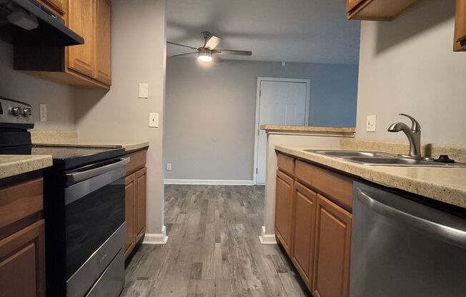 2 beds, 1.5 baths, 940 sqft, $1,385, Unit 9320-01