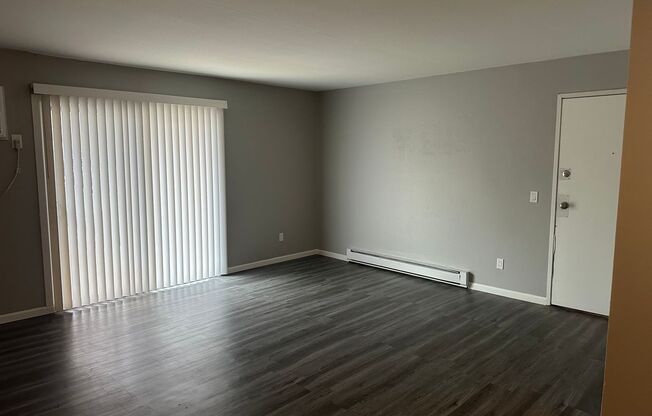 1 bed, 1 bath, 740 sqft, $1,175, Unit 2014-3