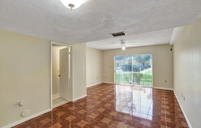 Townhouse with 2 Beds, 2.5 Baths, In-Unit Washer/Dryer