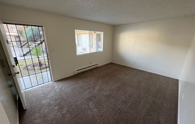 2 beds, 1 bath, 900 sqft, $1,075, Unit 12