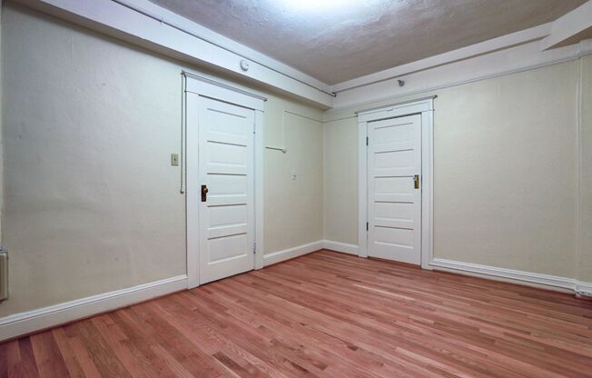 1 bed, 1 bath, 860 sqft, $1,700, Unit 01
