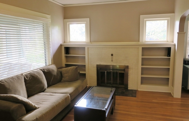 2 beds, 1 bath, $2,175