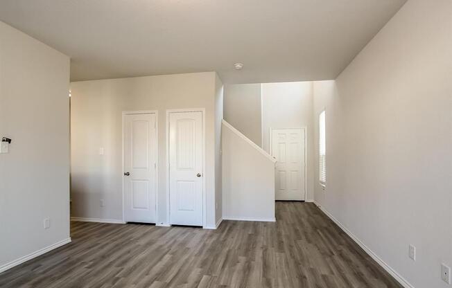 927 IMPERIAL HTS DR