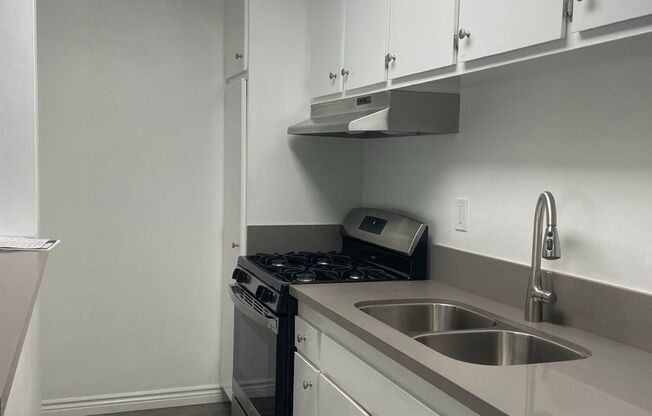 1 bed, 1 bath, 6 sqft, $1,795, Unit 241