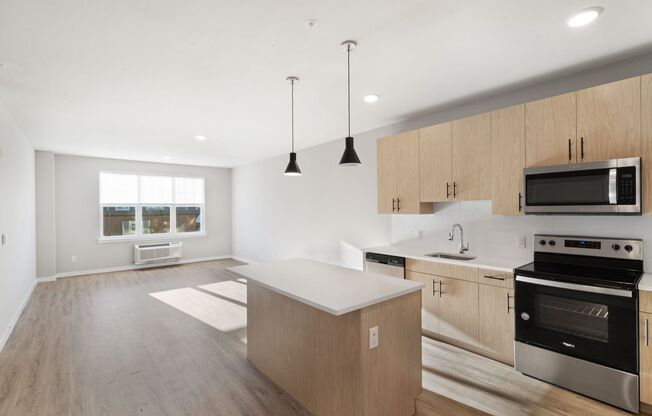 1 bed, 1 bath, 918 sqft, $2,220, Unit 4205