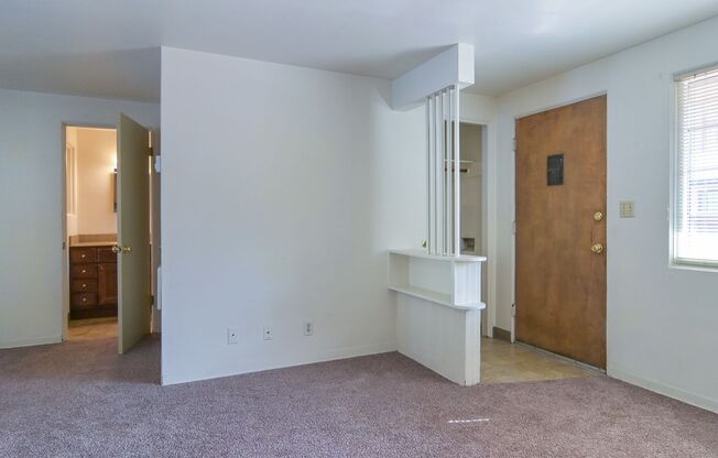 1 bed, 1 bath, $1,050, Unit 751