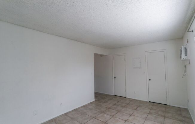 1 bed, 1 bath, $1,295, Unit Unit 010 - 2504 E Jefferson St